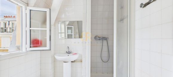 Studio in Paris, France No. 311610 10