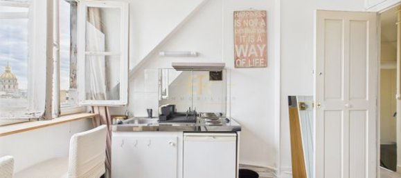 Studio in Paris, France No. 311610 5