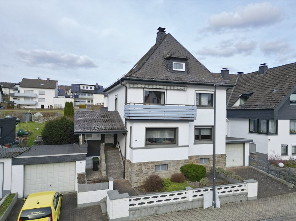 4 bedrooms Townhouse in Hochsauerlandkreis, Germany No. 36135
