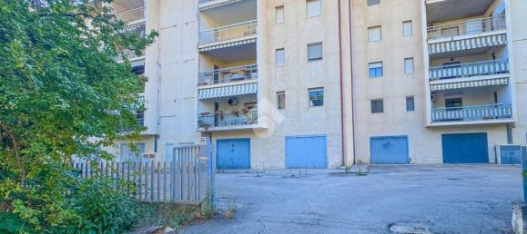 4 bedrooms Apartment in Chieti, Italy No. 337743 18