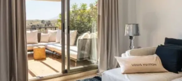 2 bedrooms Penthouse in El Paraiso, Spain No. 141988 2