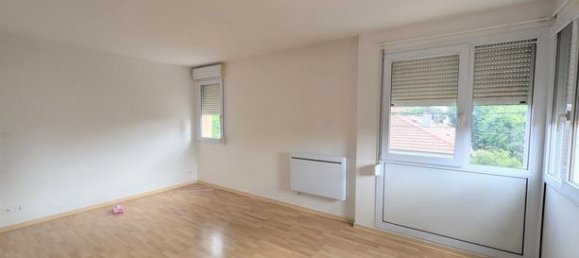 Estudio en Bourg-en-Bresse, France No. 308236 7