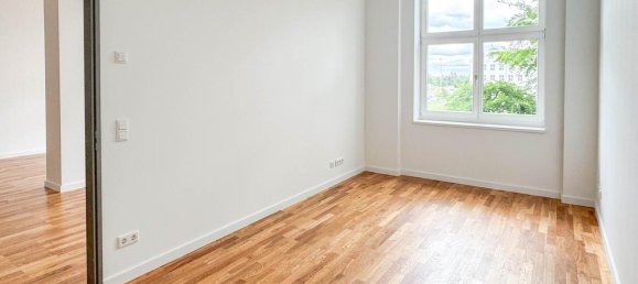 4 rooms Apartment in Lichterfelde, Germany No. 330794 9