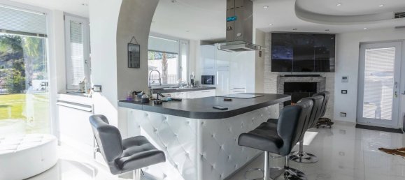 Villa de 10 divisões em Palermo, Italy N.º 102108 13