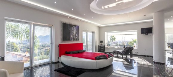 Villa de 10 divisões em Palermo, Italy N.º 102108 18