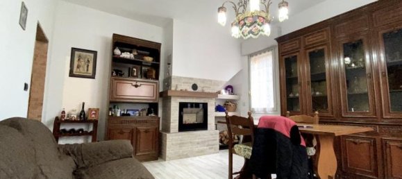 3 rooms House in Carpi, Italy No. 232794 2