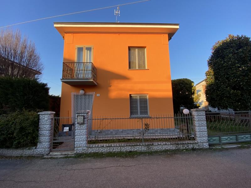 3 rooms House in Carpi, Italy No. 232794