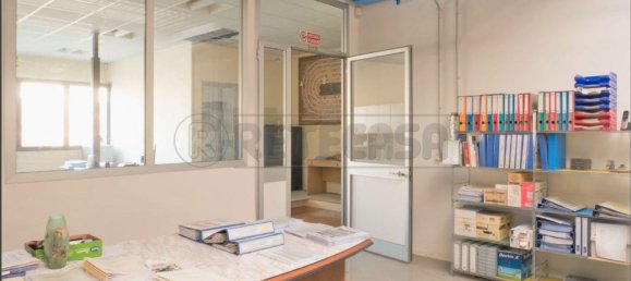 273m² Warehouse in Monticello Conte Otto, Italy No. 174715 2