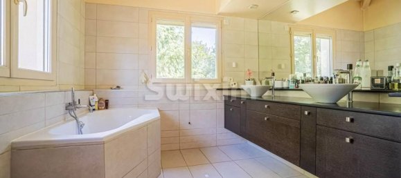 5 bedrooms Villa in Gex, France No. 191852 9