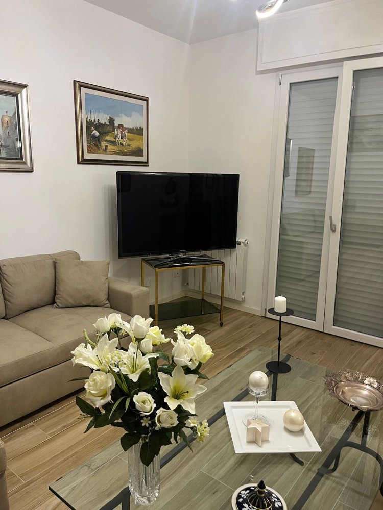Apartamento de 5 dormitorios en Montale, Italy No. 381802