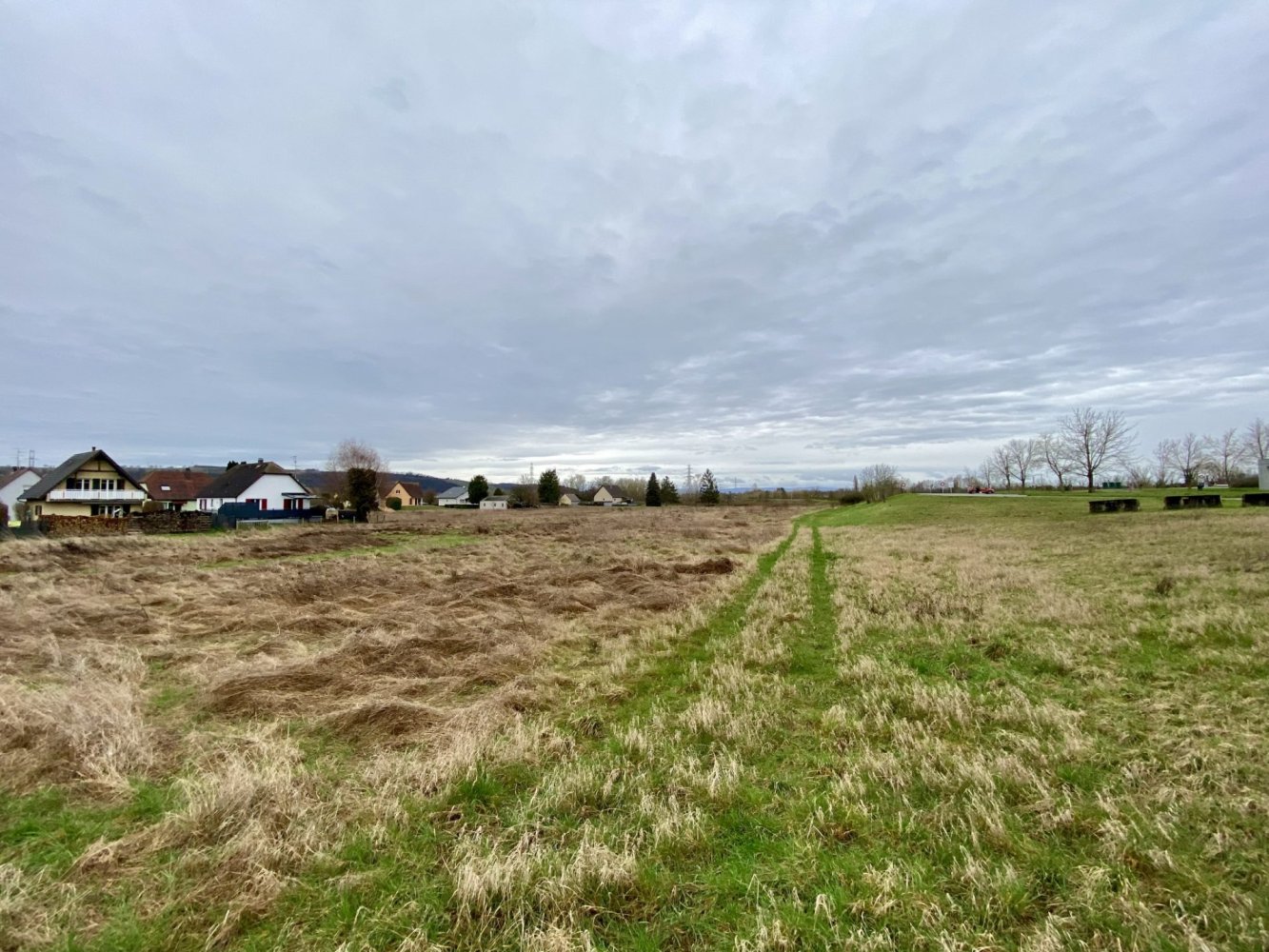 Terreno en Niffer, France 609 m² No. 83380