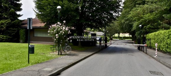 Квартира с 4 спальнями в Лезмо, Италия № 329719 29