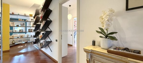 Квартира с 4 спальнями в Лезмо, Италия № 329719 3