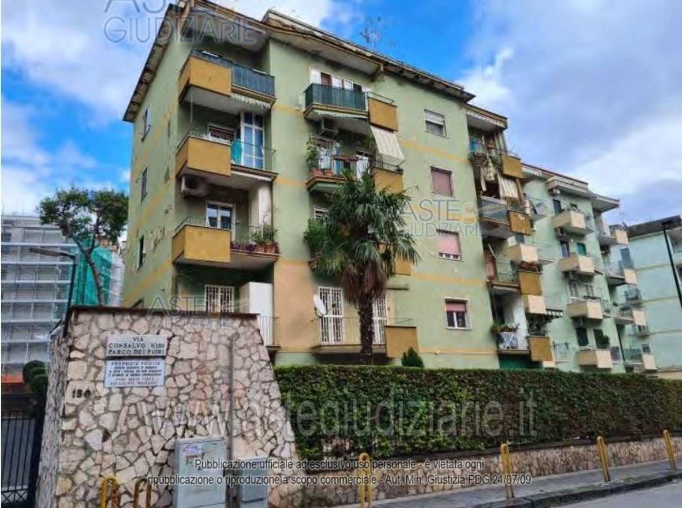 Apartamento de 6 habitaciónes en Naples, Italy No. 12535