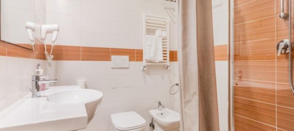 5 bedrooms Apartment in Rome, Italy No. 380328 9