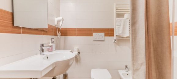 5 bedrooms Apartment in Rome, Italy No. 380328 8