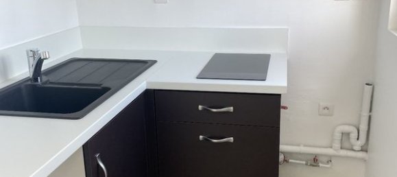 1 bedroom Apartment in Chaville, France No. 181722 3