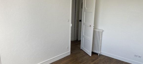 1 bedroom Apartment in Chaville, France No. 181722 6