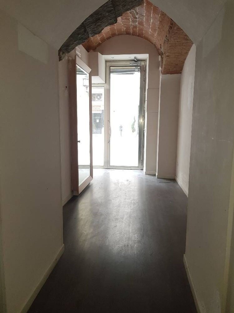 Gewerbliche Immobilie in Pistoia, Italy 20m², Nr. 85000