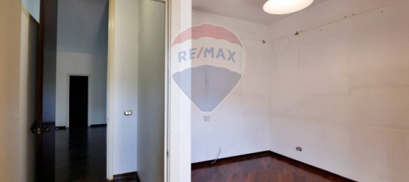 4 rooms Apartment in Bari, Italy No. 43359 13