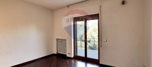 4 rooms Apartment in Bari, Italy No. 43359 11