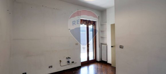 4 rooms Apartment in Bari, Italy No. 43359 14