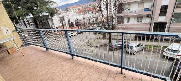 5 rooms Apartment in Cosenza, Italy No. 39266 6