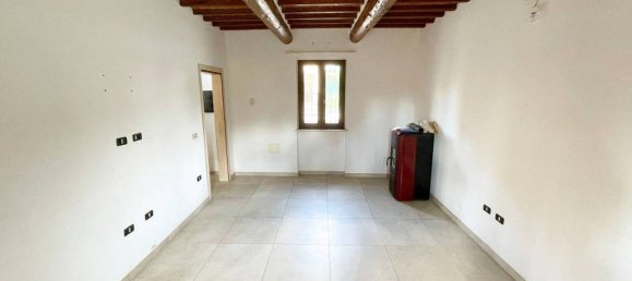 5 rooms Villa in Gubbio, Italy No. 84677 10