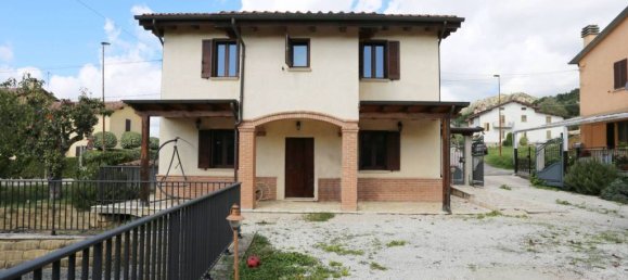 5 rooms Villa in Gubbio, Italy No. 84677 6