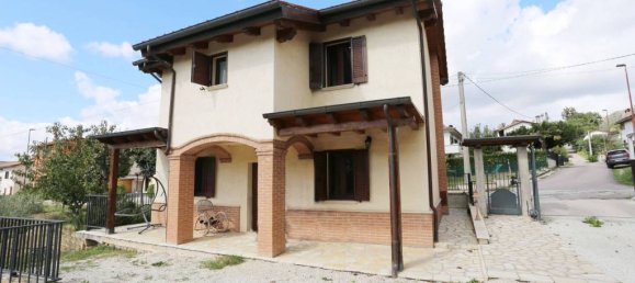5 rooms Villa in Gubbio, Italy No. 84677 5