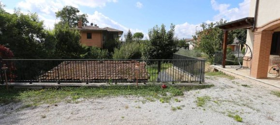 5 rooms Villa in Gubbio, Italy No. 84677 7