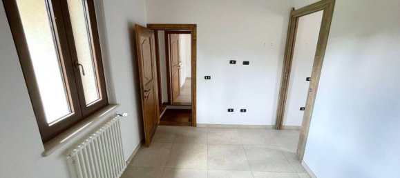 5 rooms Villa in Gubbio, Italy No. 84677 16