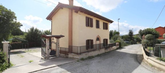 5 rooms Villa in Gubbio, Italy No. 84677 2