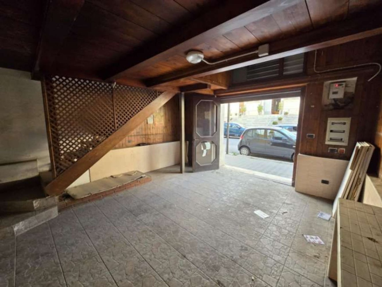 34m² Commercial property in Reggio Calabria, Italy No. 309701