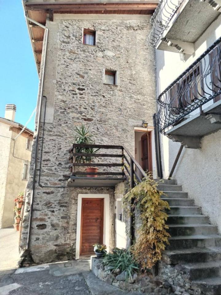 4-salle Villa à Bianzone, Italy No. 169378