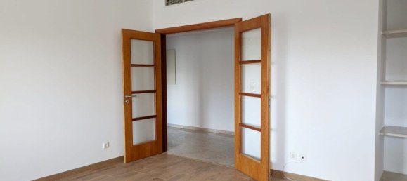 3 bedrooms Apartment in Lisbon, Portugal No. 111257 5