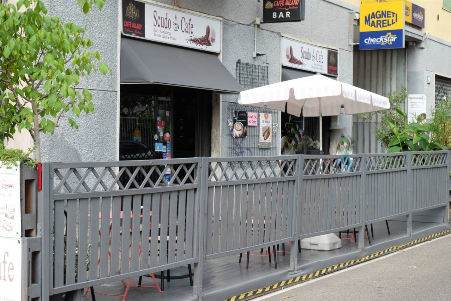 Imóvel comercial de 2 divisões em Milan, Italy N.º 239409