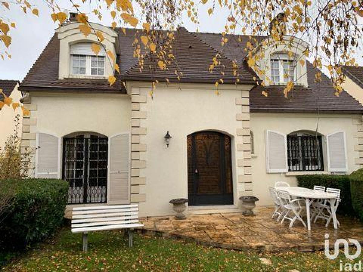 5 bedrooms House in Morangis, France No. 23051