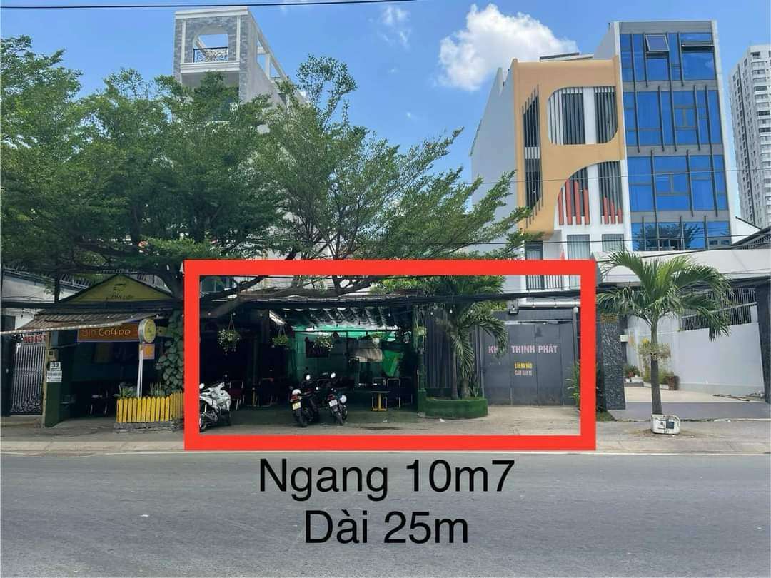 250m² Townhouse in District 7, Vietnam No. 15708