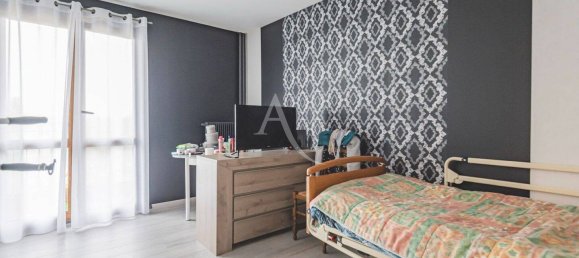 4 bedrooms Apartment in Reims, France No. 82812 8
