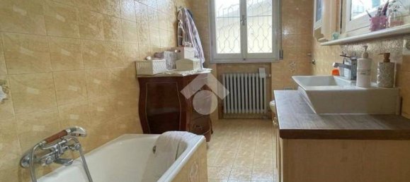 4 Schlafzimmer Villa in Campagnola Emilia, Italy, Nr. 203411 28