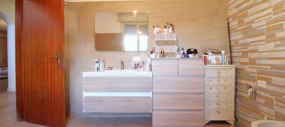 4 Schlafzimmer Villa in Campagnola Emilia, Italy, Nr. 203411 13