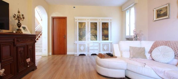 4 Schlafzimmer Villa in Campagnola Emilia, Italy, Nr. 203411 8