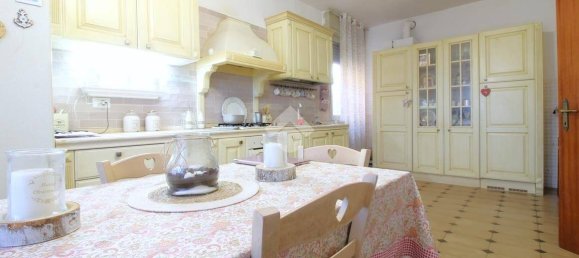 4 Schlafzimmer Villa in Campagnola Emilia, Italy, Nr. 203411 5