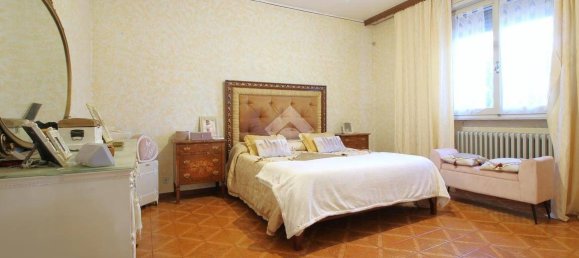 4 Schlafzimmer Villa in Campagnola Emilia, Italy, Nr. 203411 37