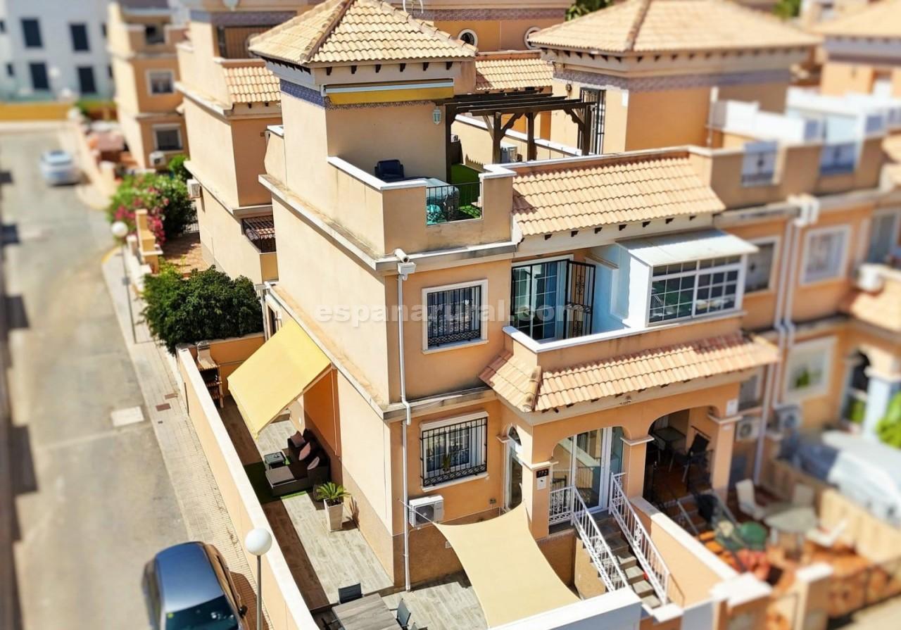 3 غرف نوم فيلا في Alicante, Spain رقم 289945