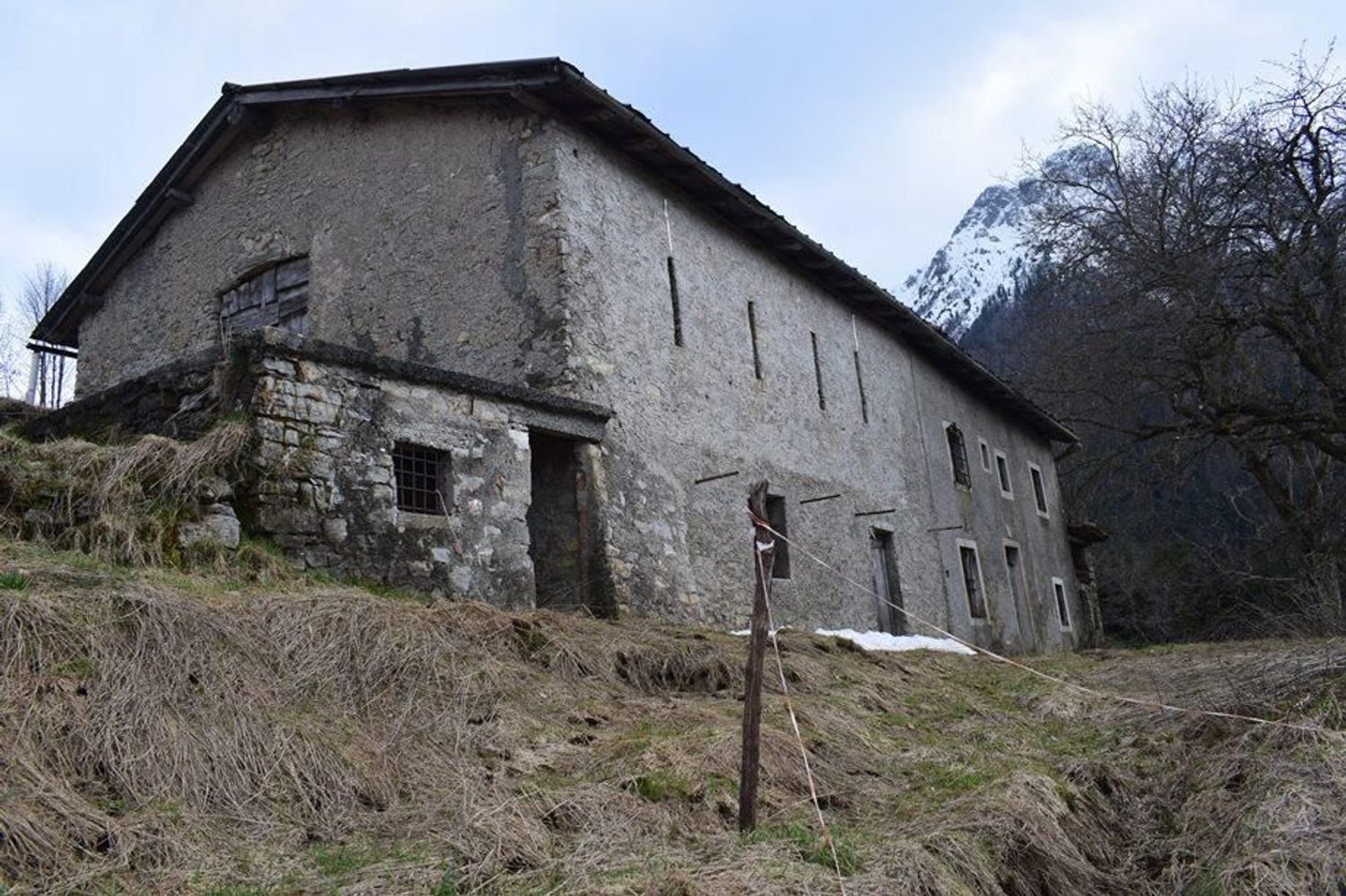 4 rooms House in Oltre il Colle, Italy No. 172037