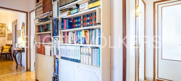 6 rooms Apartment in Florence, Italy No. 131971 14