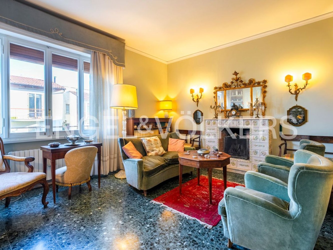 6 rooms Apartment in Florence, Italy No. 131971