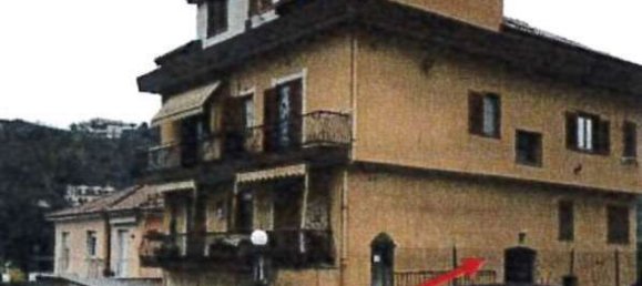 Apartamento de 4 dormitorios en Imperia, Italy No. 320462 2